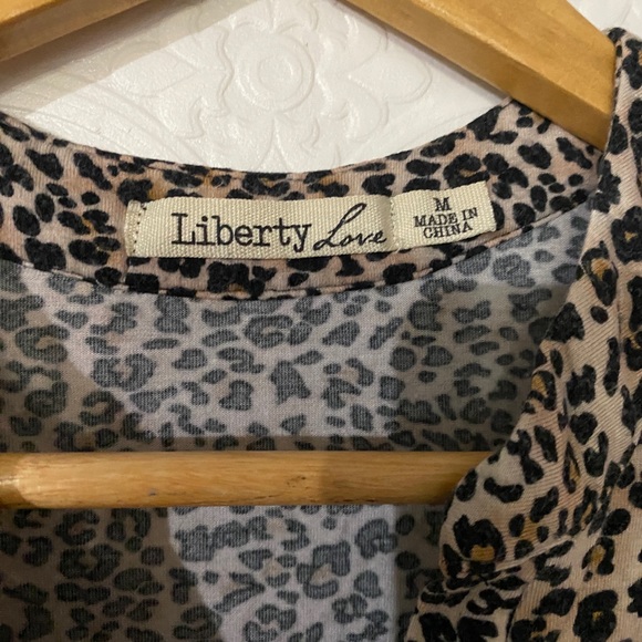 Liberty Love | Crop Top with Drawstring | Button down leopard print | Medium - Picture 3 of 3